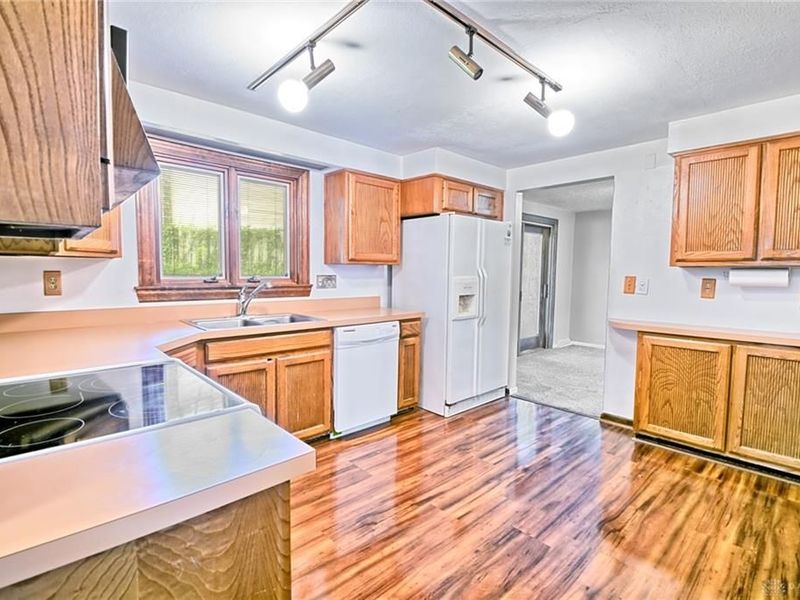 3559 Strathmoor Drive, Kettering, OH 45429 Photo 9