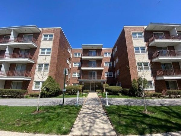 5240 Galitz Street , Unit 105, Skokie, IL 60077