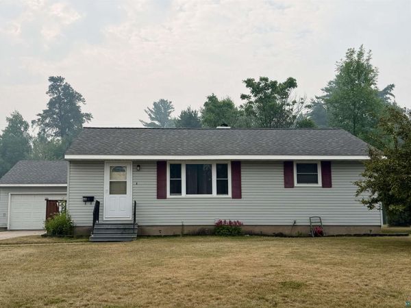 48 Elm Blvd, Babbitt, MN 55706