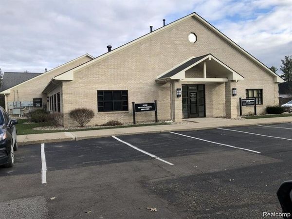 9460 S SAGINAW Road, Grand Blanc, MI 48439
