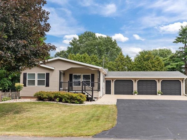 644 S MILL STREET, Hortonville, WI 54944
