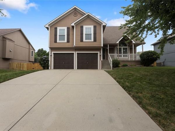 8000 NE 112th Street, Kansas City, MO 64157
