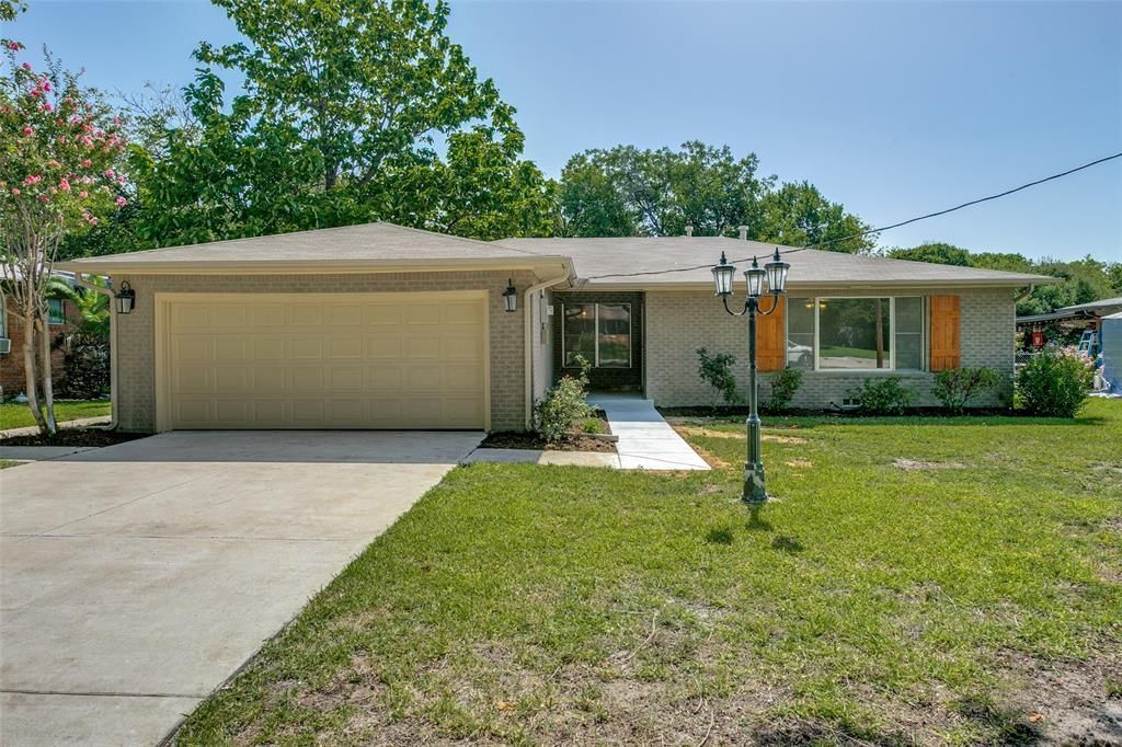 1021 Usher Street, Benbrook, TX 76126 Main Photo