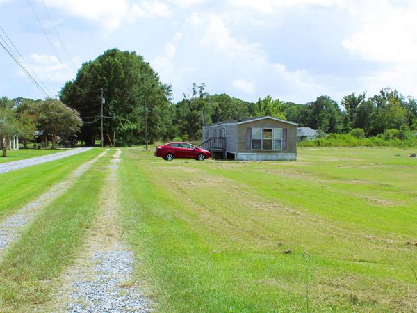 45457 Gold Place Rd, St Amant, LA 70774