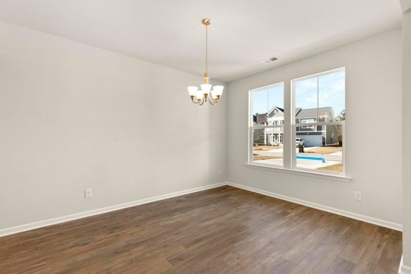 1072 Lettered Olive Lane Photo 4
