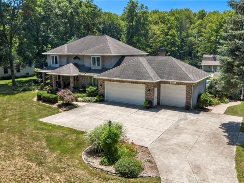 48261 Rice Road , Amherst, OH 44001 Photo 3