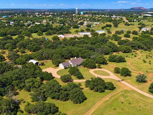 627 Ranch Road 2323, Llano, TX 78643