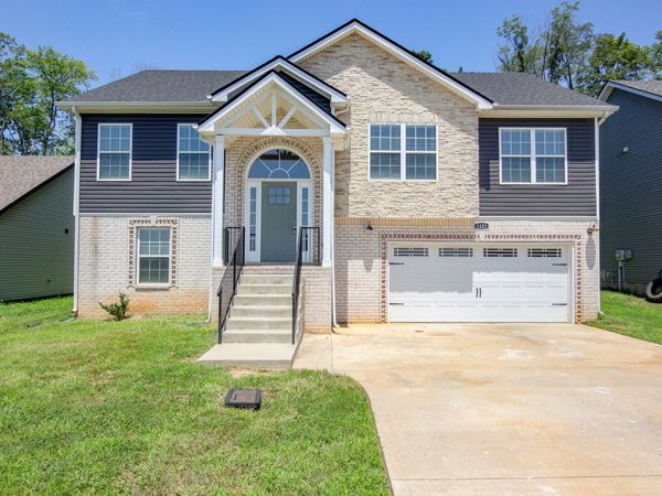 1121 Cardinal Creek Dr , Clarksville, TN 37040