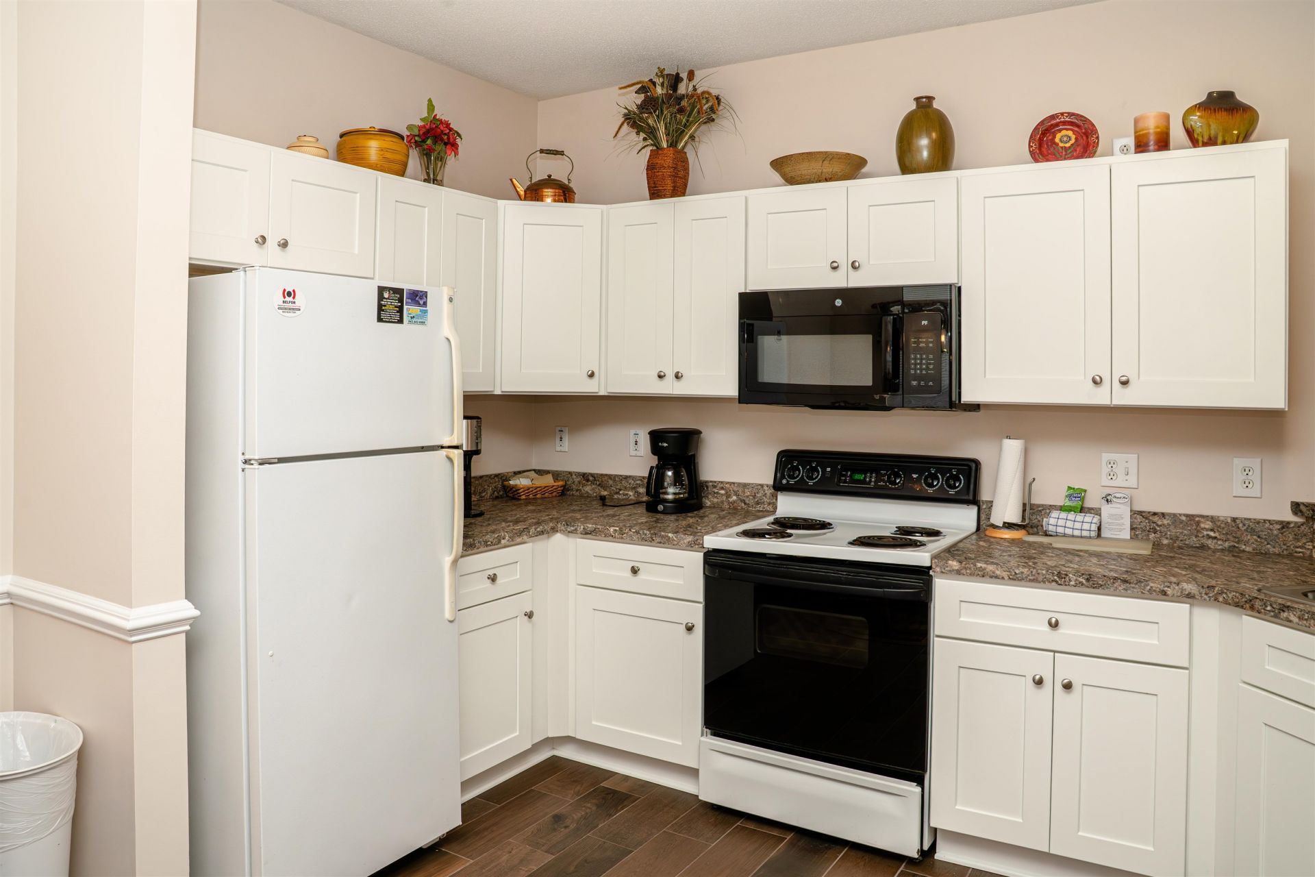 4431 Montrose Ln.  Photo 5