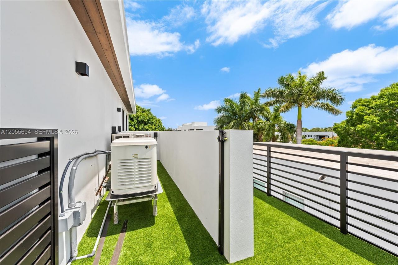 1418 NE 6th St, Fort Lauderdale, FL 33304 Photo