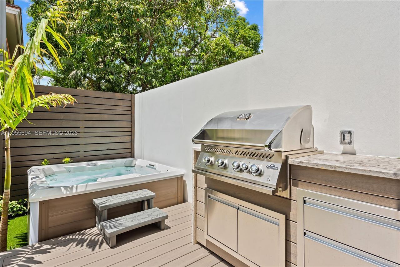 1418 NE 6th St, Fort Lauderdale, FL 33304 Photo