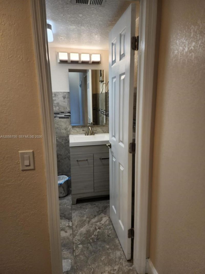 11130 N Lakeview Dr , Unit 1, Pembroke Pines, FL 33026 Photo