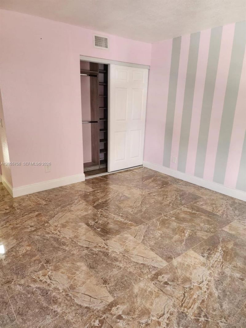 11130 N Lakeview Dr , Unit 1, Pembroke Pines, FL 33026 Photo