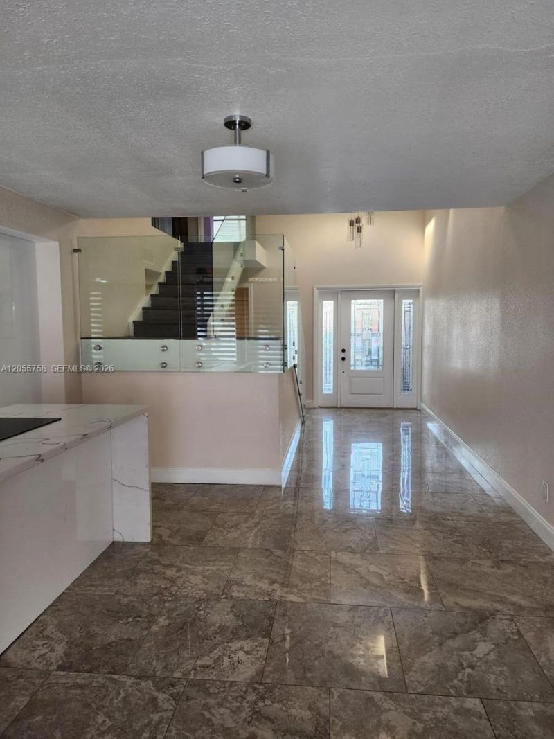 11130 N Lakeview Dr , Unit 1, Pembroke Pines, FL 33026 Photo