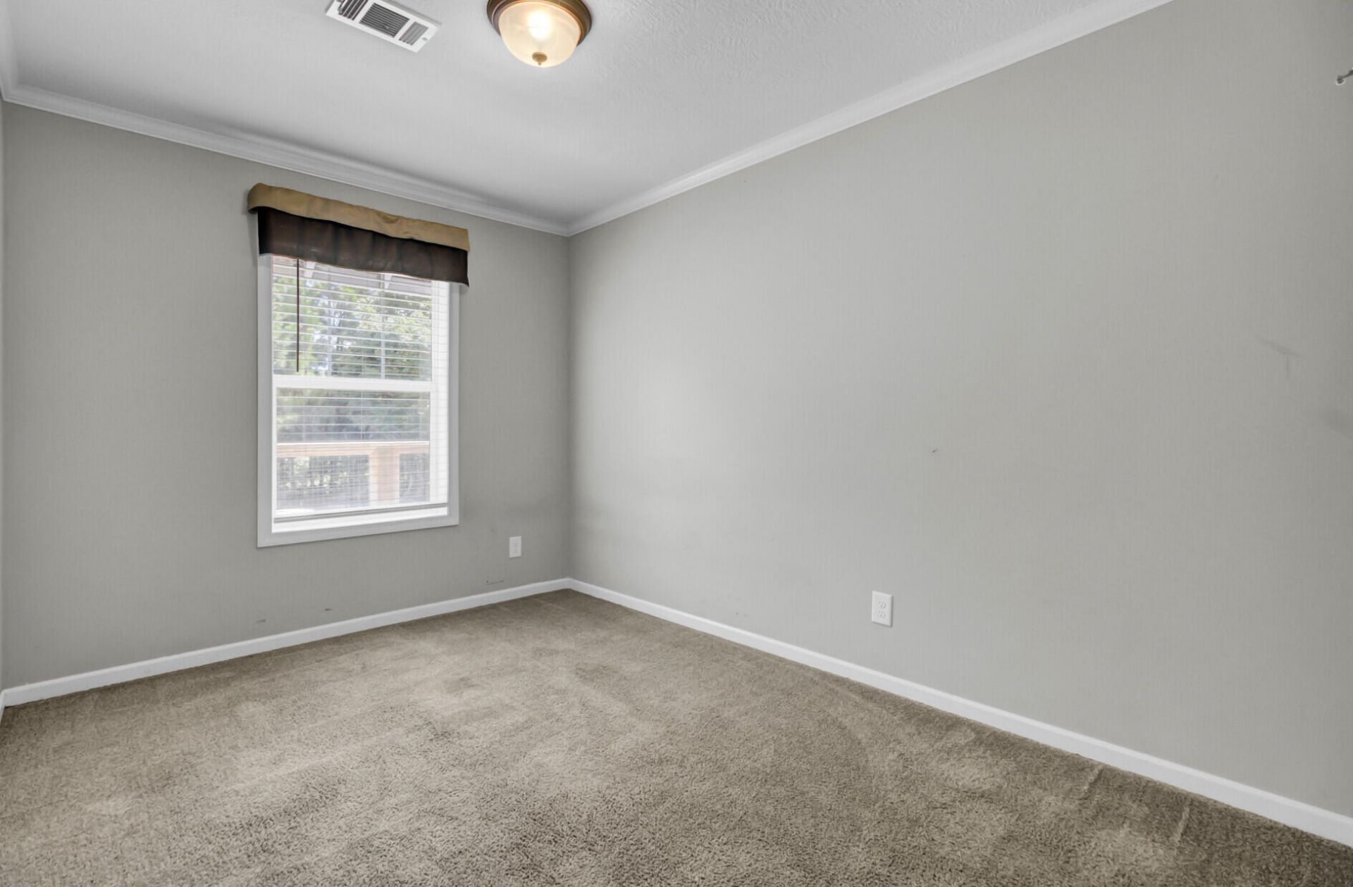 104 Autumn Lane Photo 27