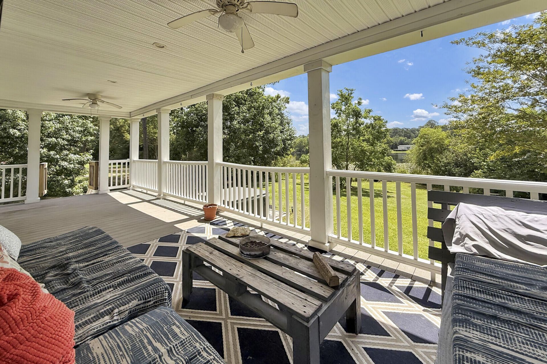 104 Autumn Lane Photo 35