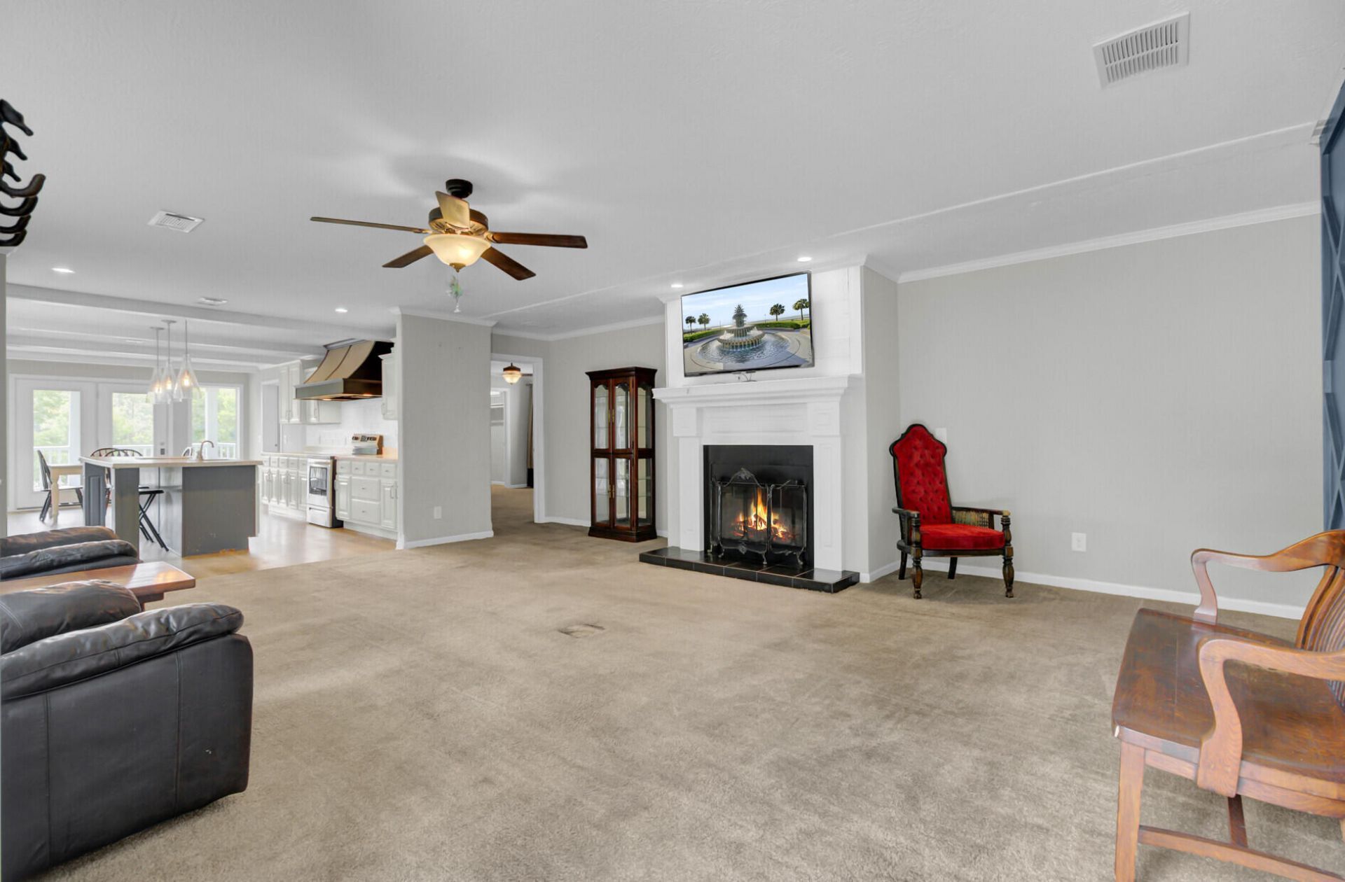 104 Autumn Lane Photo 9