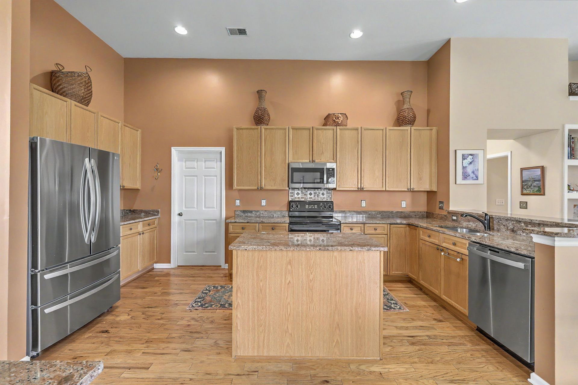 583 Ivy Circle Photo 12