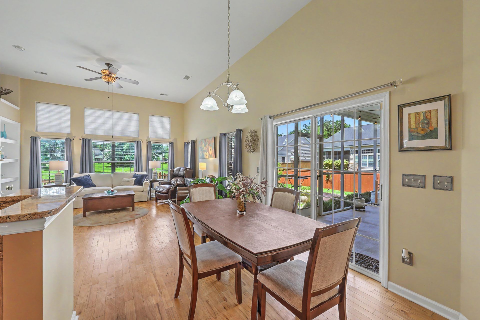 583 Ivy Circle Photo 16