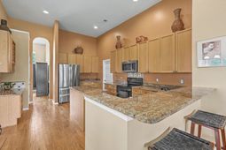 583 Ivy Circle photo 4