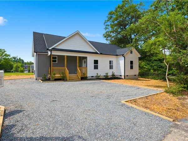 400 Crater Street , Burlington, NC 27217