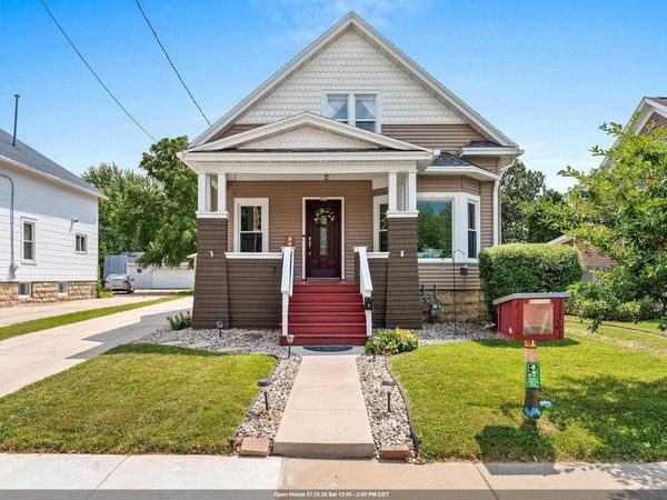 823 W 4TH AVENUE, Oshkosh, WI 54902