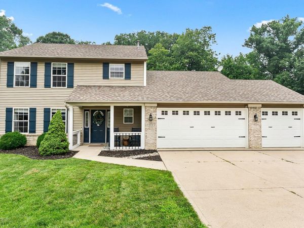 323 Lightning Wood Court, Fort Wayne, IN 46804