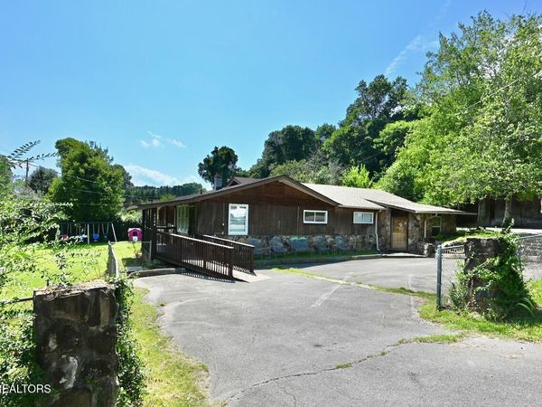 2204 Mentor Rd, Louisville, TN 37777