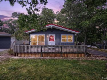 9016 Point Charities Avenue, Caseville Township, Mi 48755