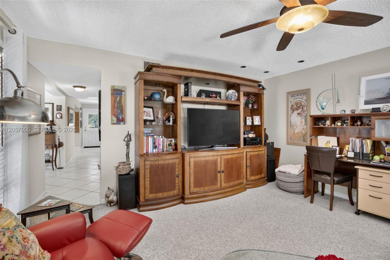 9050 Jacaranda Ln , Unit 3, Plantation, FL 33324 Photo
