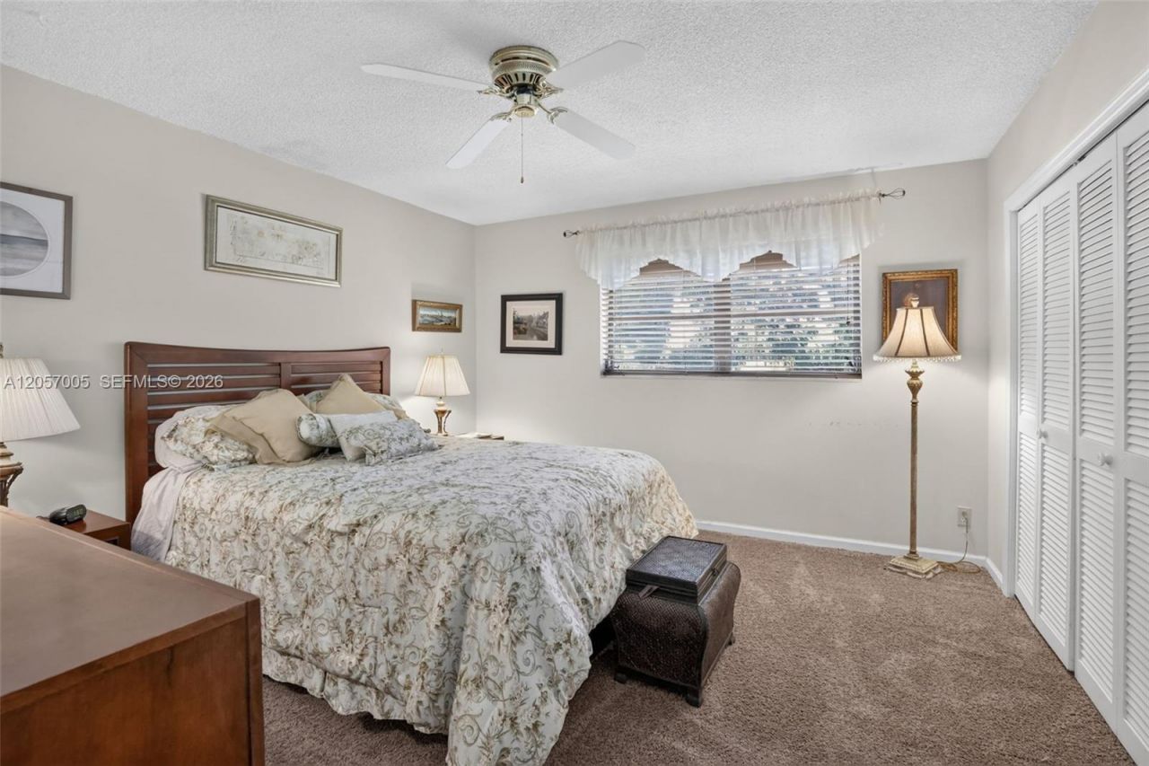 9050 Jacaranda Ln , Unit 3, Plantation, FL 33324 Photo