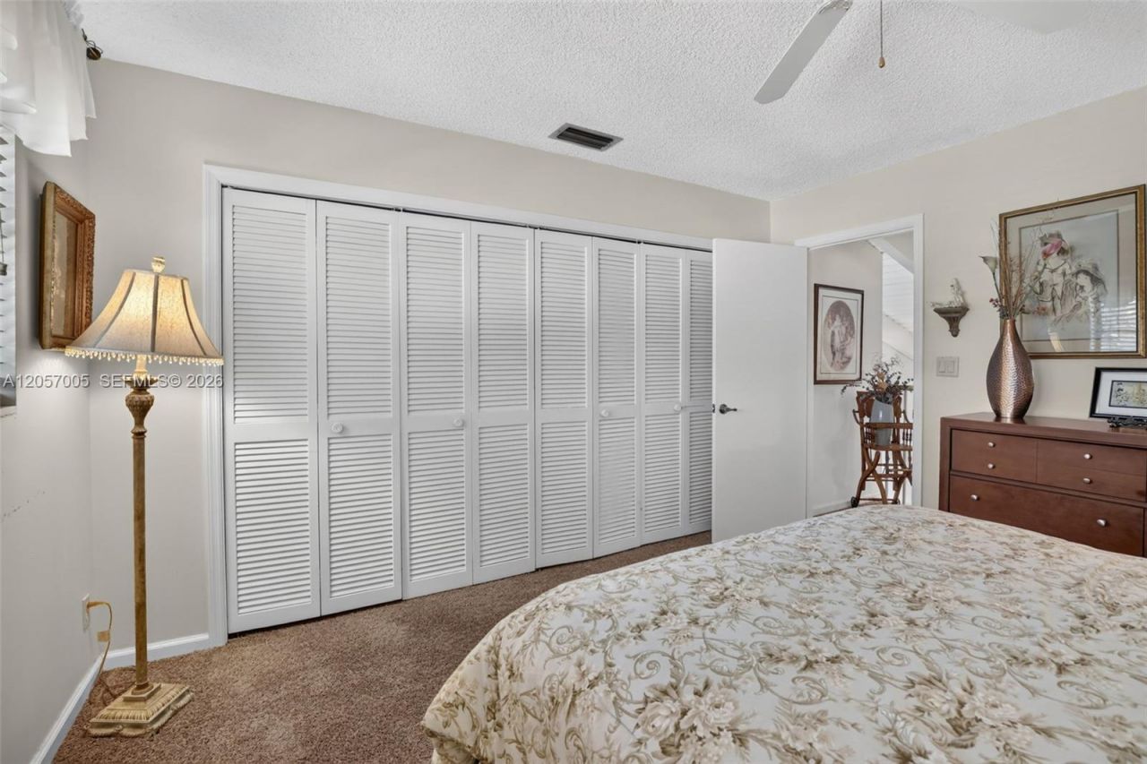 9050 Jacaranda Ln , Unit 3, Plantation, FL 33324 Photo