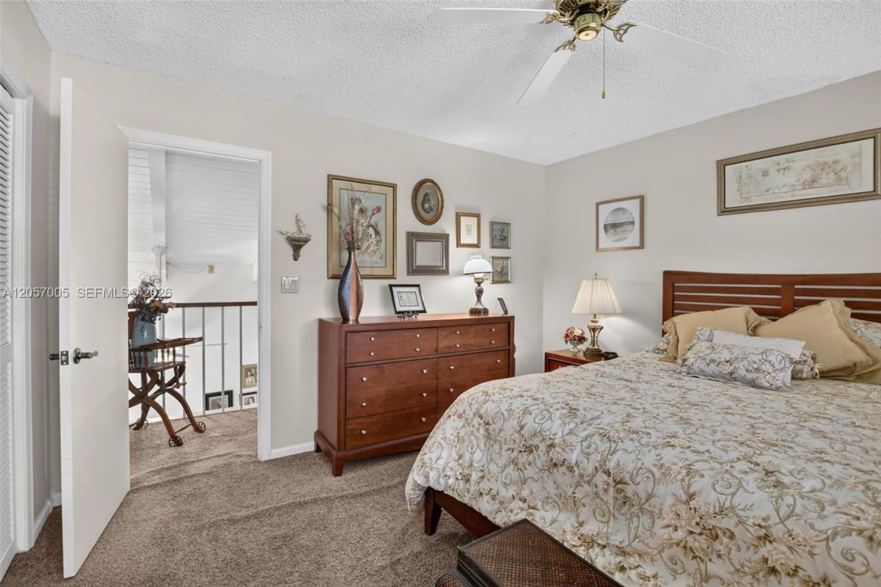 9050 Jacaranda Ln , Unit 3, Plantation, FL 33324 Photo