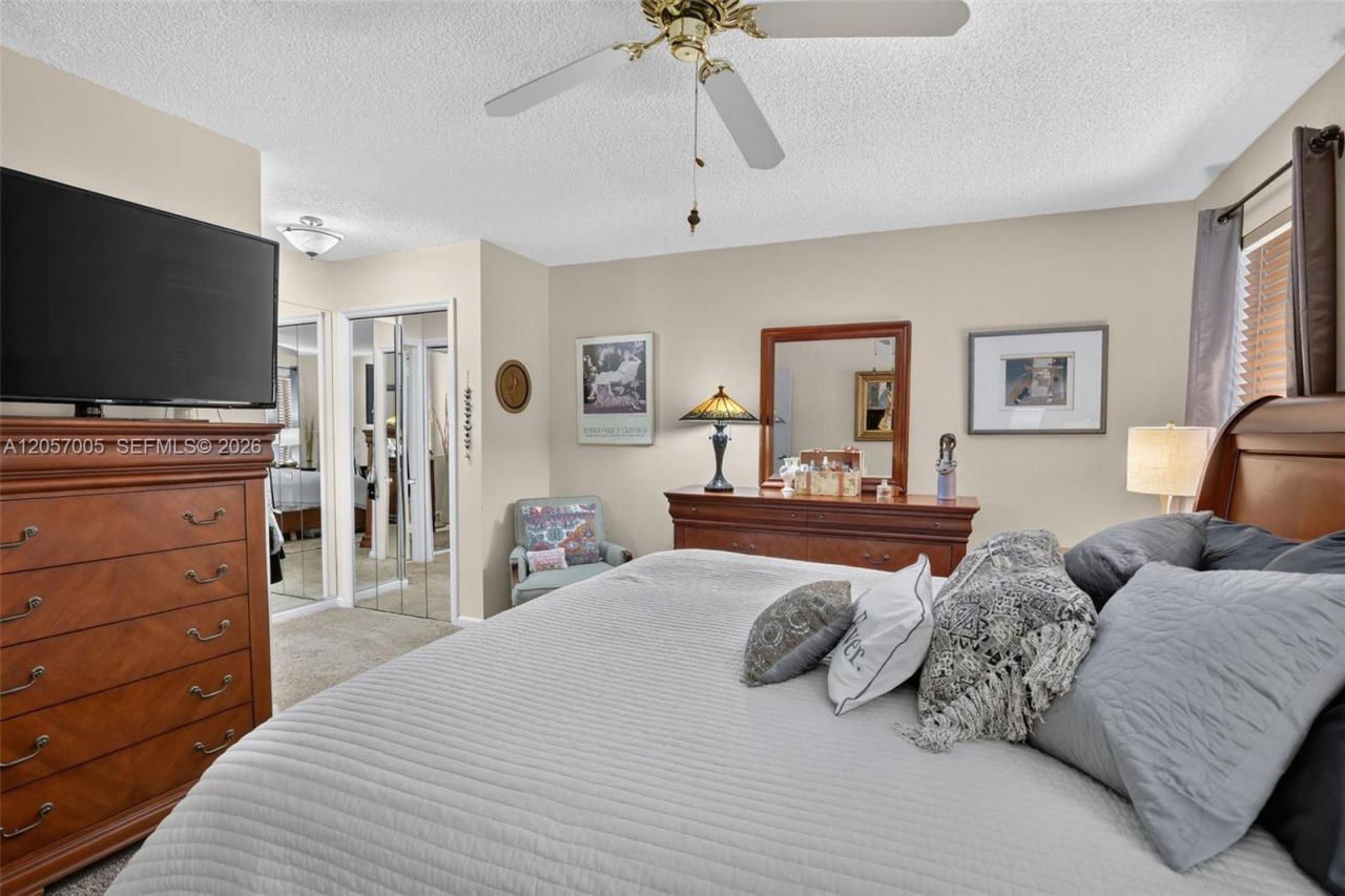 9050 Jacaranda Ln , Unit 3, Plantation, FL 33324 Photo
