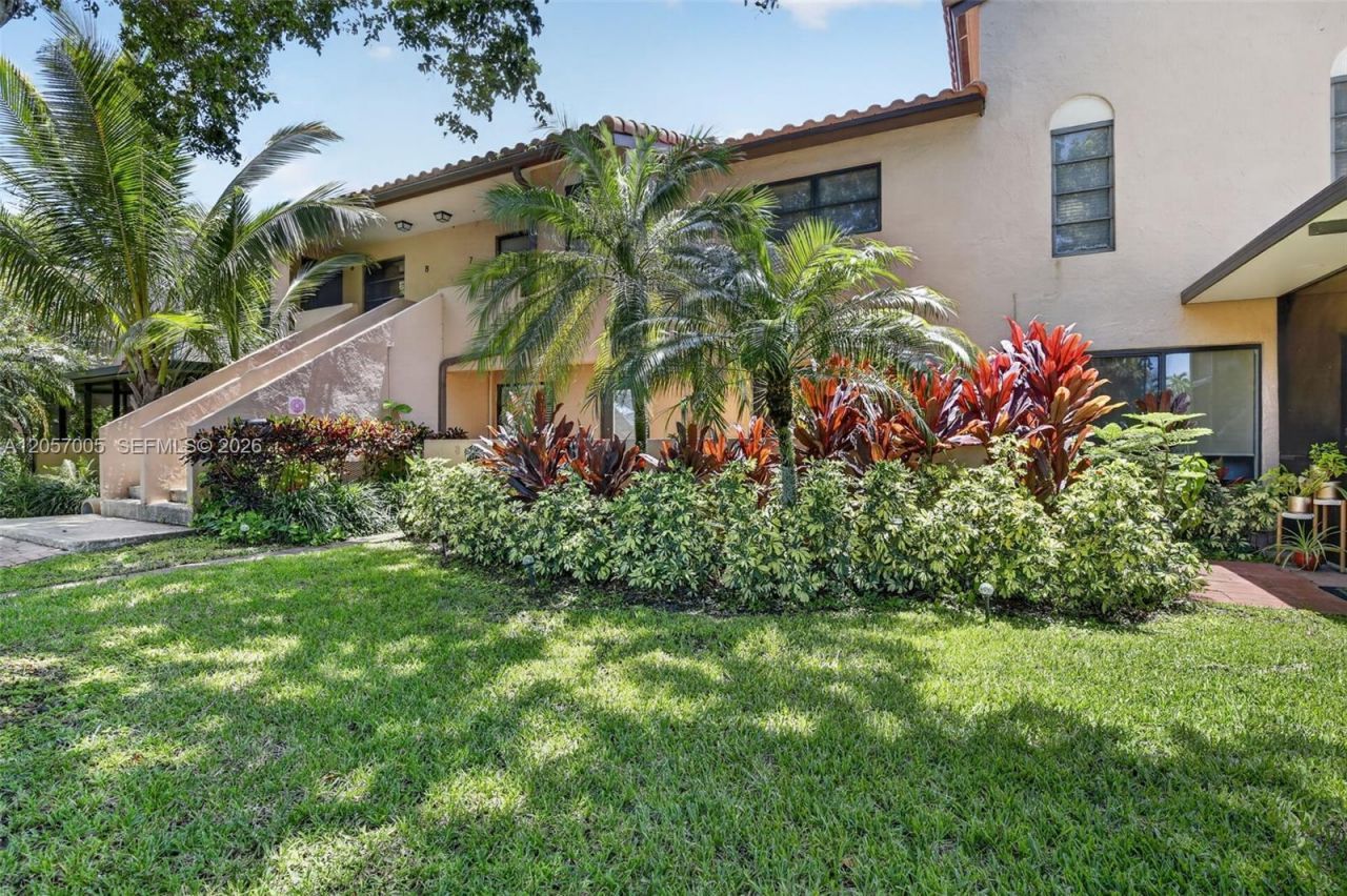 9050 Jacaranda Ln , Unit 3, Plantation, FL 33324 Photo