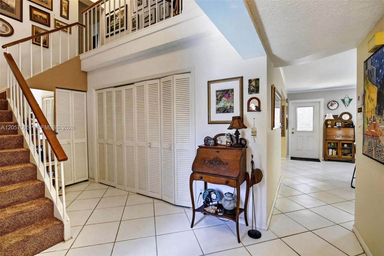 9050 Jacaranda Ln , Unit 3, Plantation, FL 33324 Photo