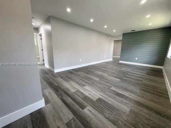 2288 W 4th Ct , Hialeah, FL 33010