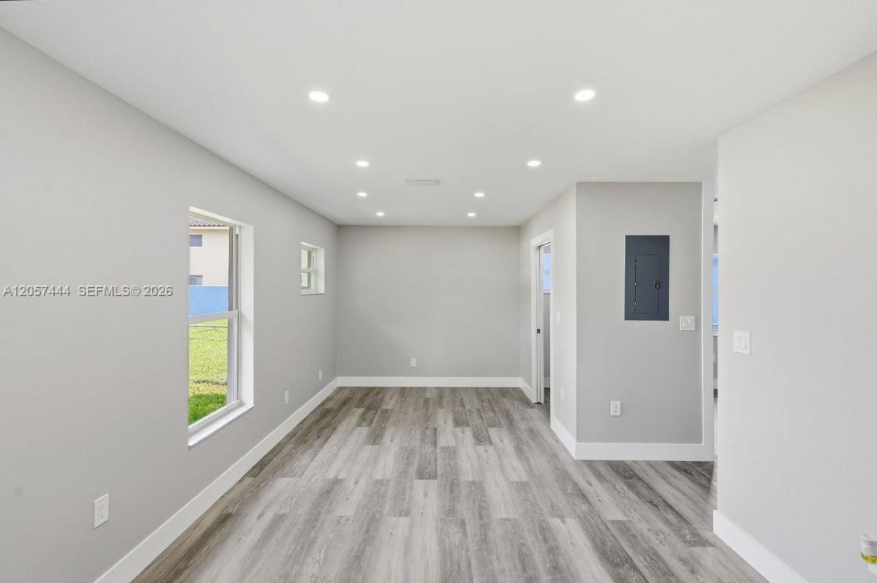 2288 W 4th Ct, Hialeah, FL 33010 Photo