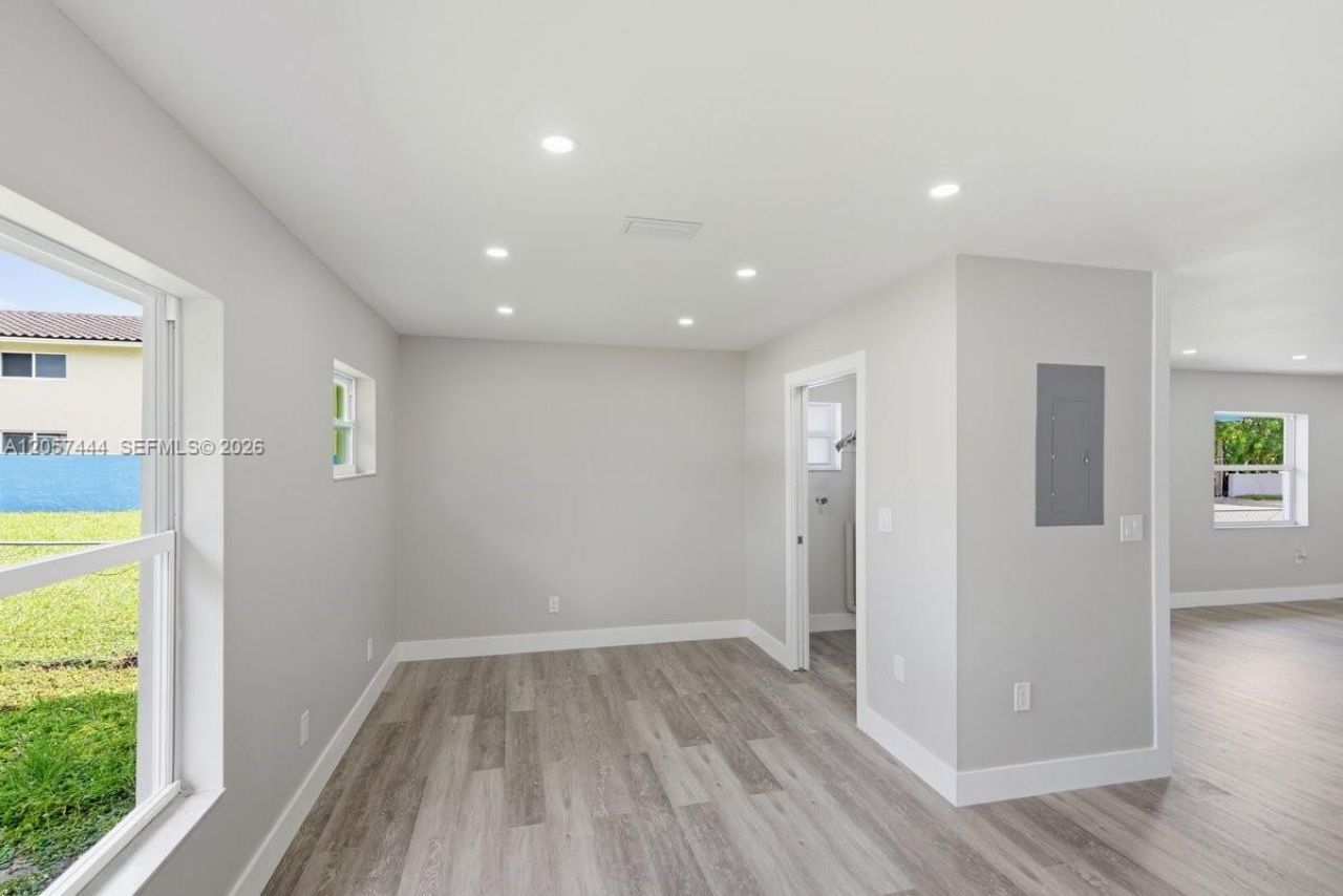 2288 W 4th Ct, Hialeah, FL 33010 Photo