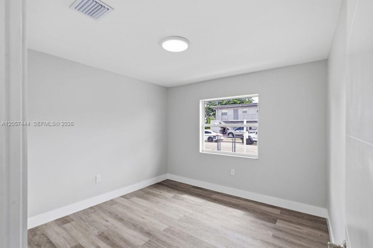 2288 W 4th Ct, Hialeah, FL 33010 Photo