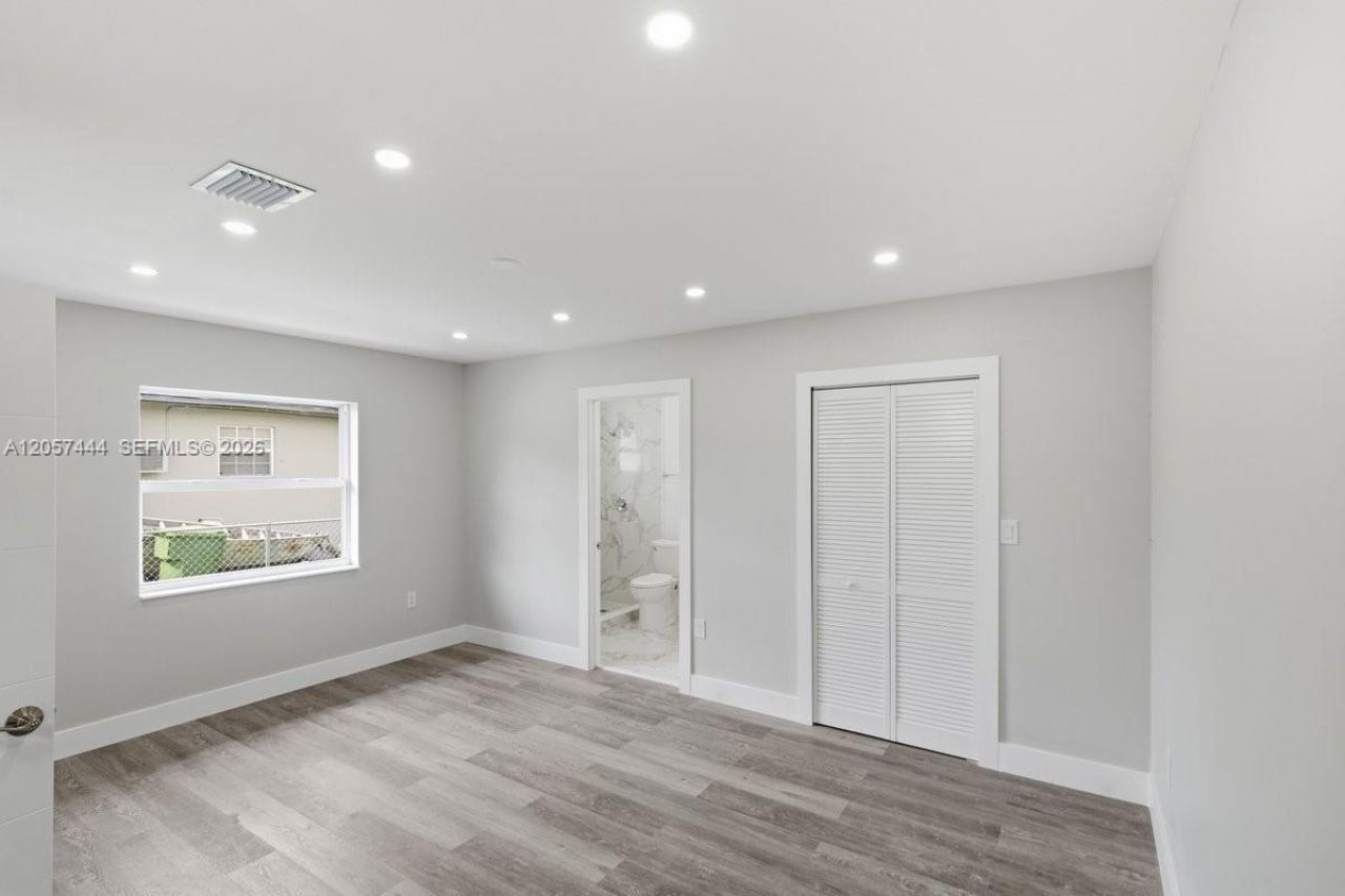 2288 W 4th Ct, Hialeah, FL 33010 Photo