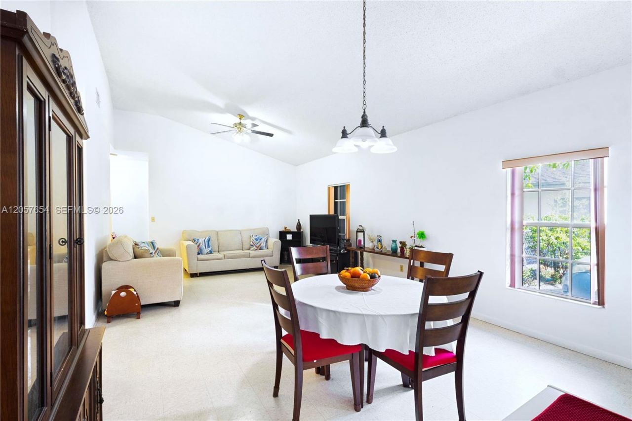 24443 SW 129th Pl, Homestead, FL 33032 Photo