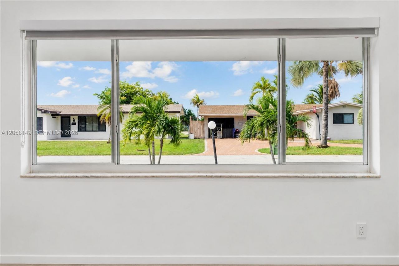 8720 NW 11th St, Pembroke Pines, FL 33024 Photo