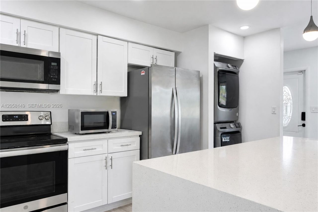 8720 NW 11th St, Pembroke Pines, FL 33024 Photo