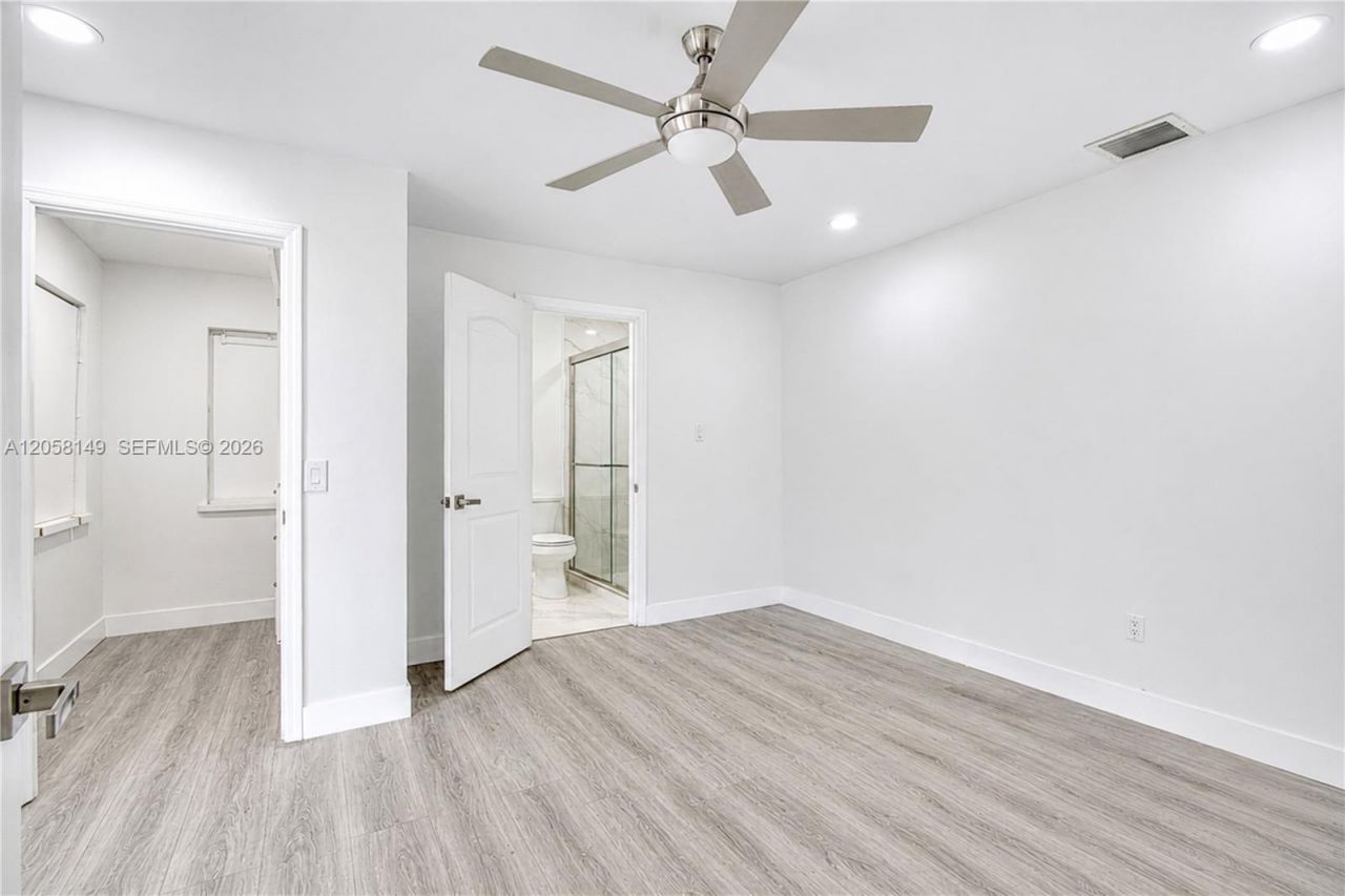 8720 NW 11th St, Pembroke Pines, FL 33024 Photo
