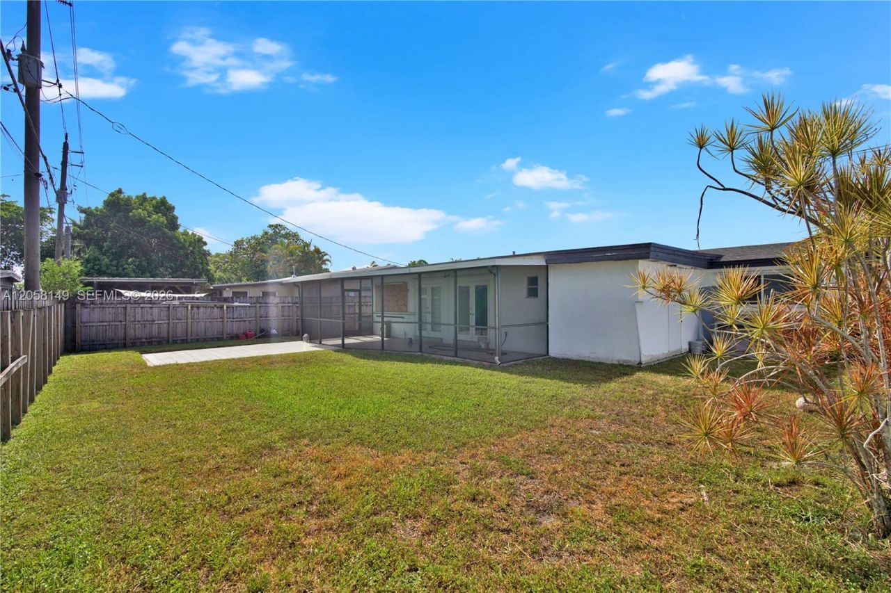 8720 NW 11th St, Pembroke Pines, FL 33024 Photo