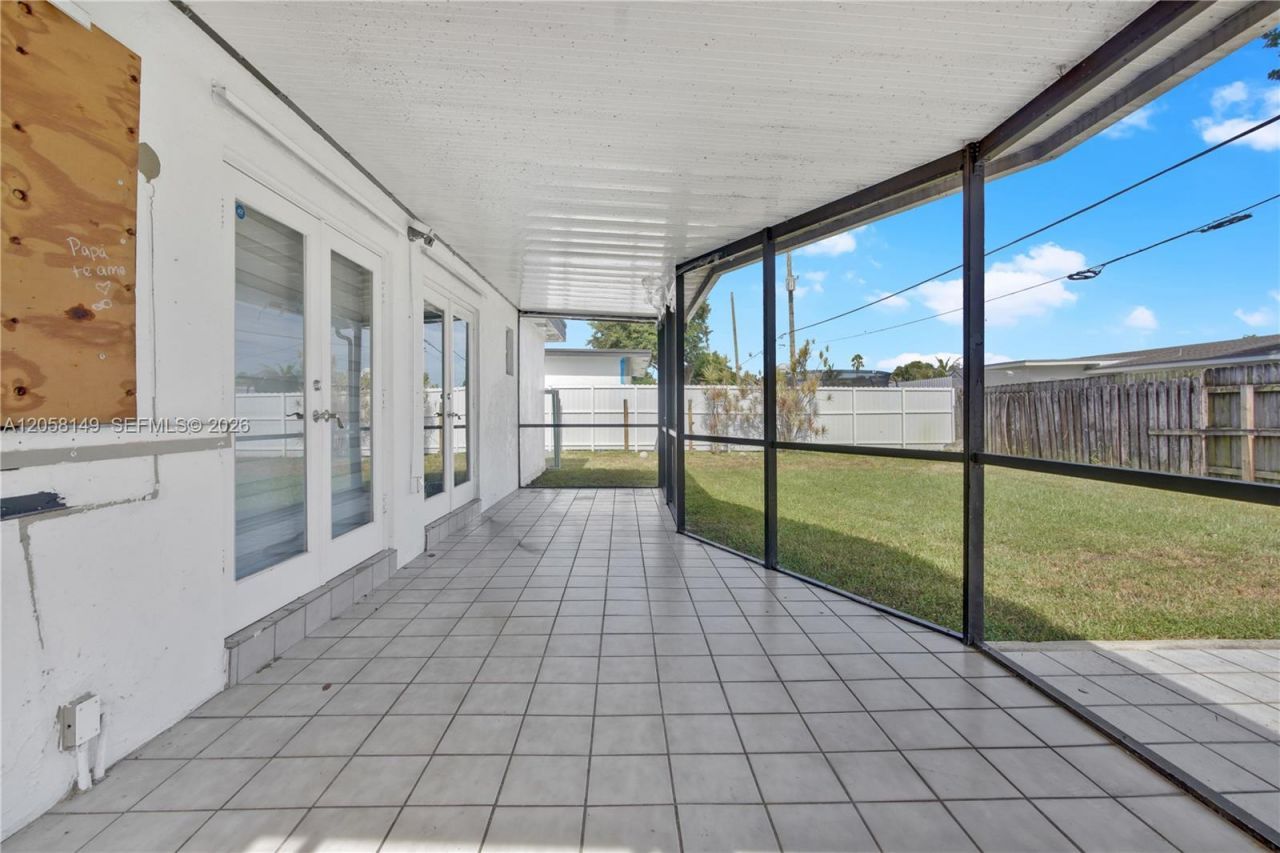 8720 NW 11th St, Pembroke Pines, FL 33024 Photo