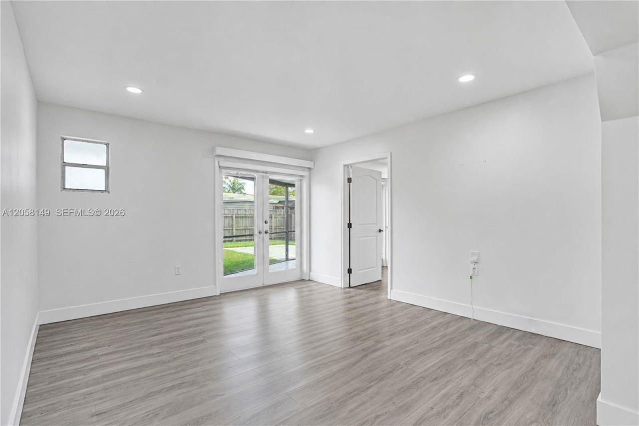 8720 NW 11th St, Pembroke Pines, FL 33024 Photo