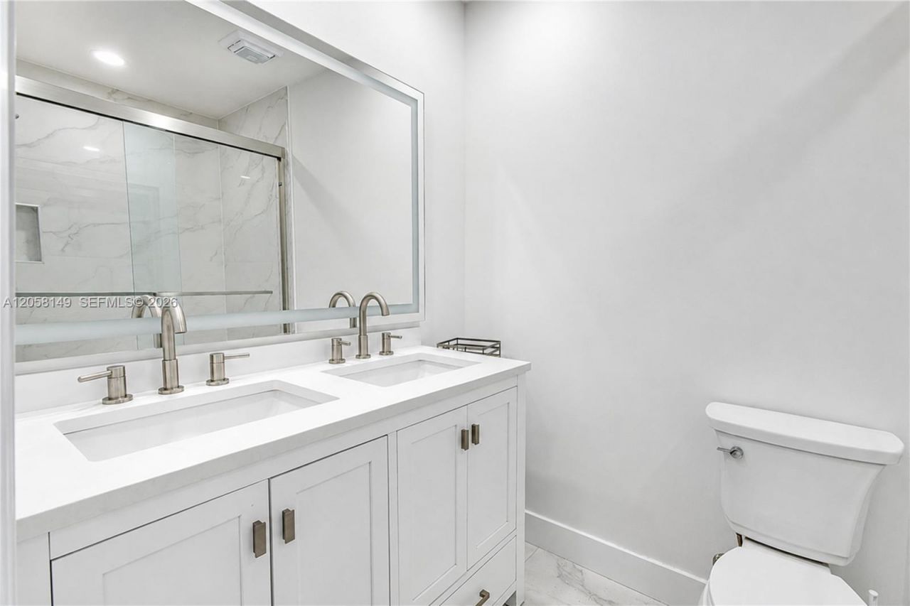 8720 NW 11th St, Pembroke Pines, FL 33024 Photo