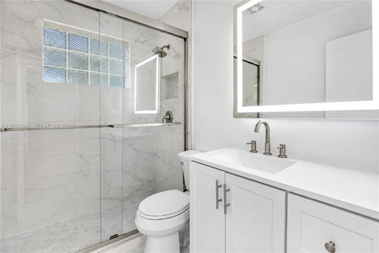 8720 NW 11th St, Pembroke Pines, FL 33024 Photo
